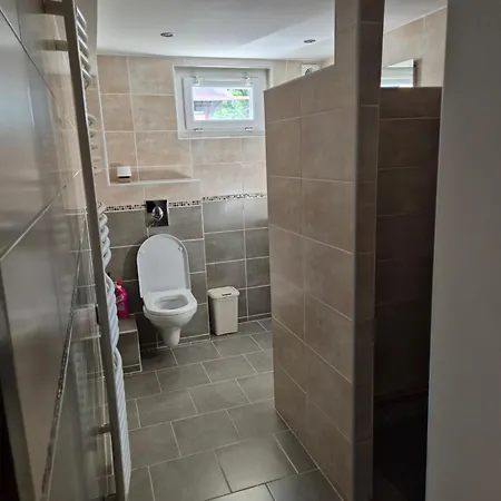 Appartement Indépendant Au Rdc D'une Maison Venouse