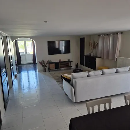 Appartement Indépendant Au Rdc D'une Maison