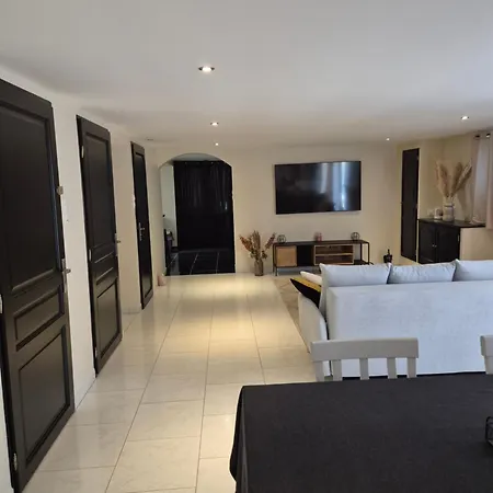 Appartement Indépendant Au Rdc D'une Maison