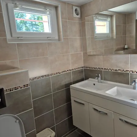 Appartement Indépendant Au Rdc D'une Maison Venouse