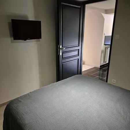 Indépendant Au Rdc D'une Maison Appartement